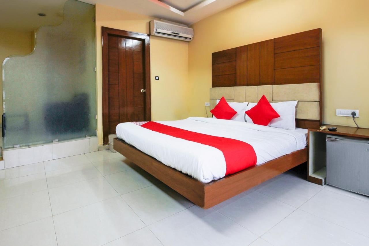 Oyo Hotel Metro International Near Lb Stadium Hyderabad Exterior foto